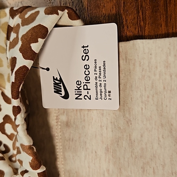 NIKE INFANT GIRLS' 2PC SET: SIZE 12M - 18M - Picture 4 of 10